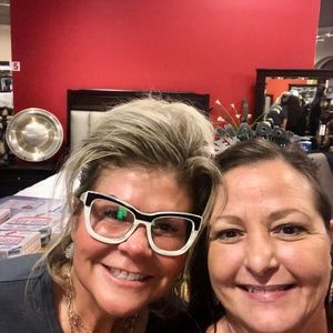 Meet your Posher, Crystal